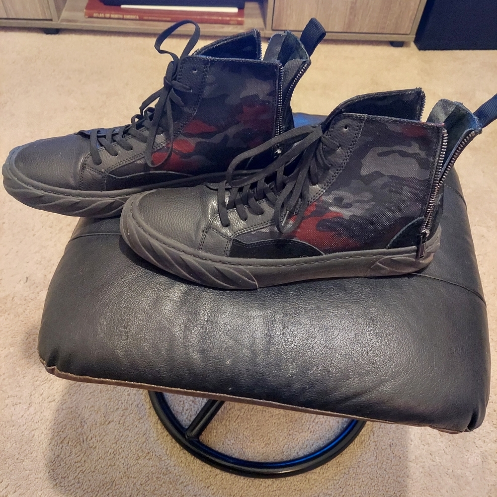 Karl lagerfeld zip back sneakers